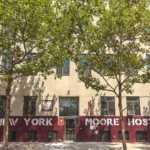 Ny Moore ניו יורק